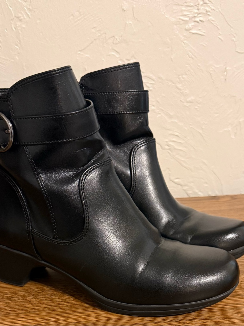comfort plus by Predictions Black Leather Ankle Booties with Buckle